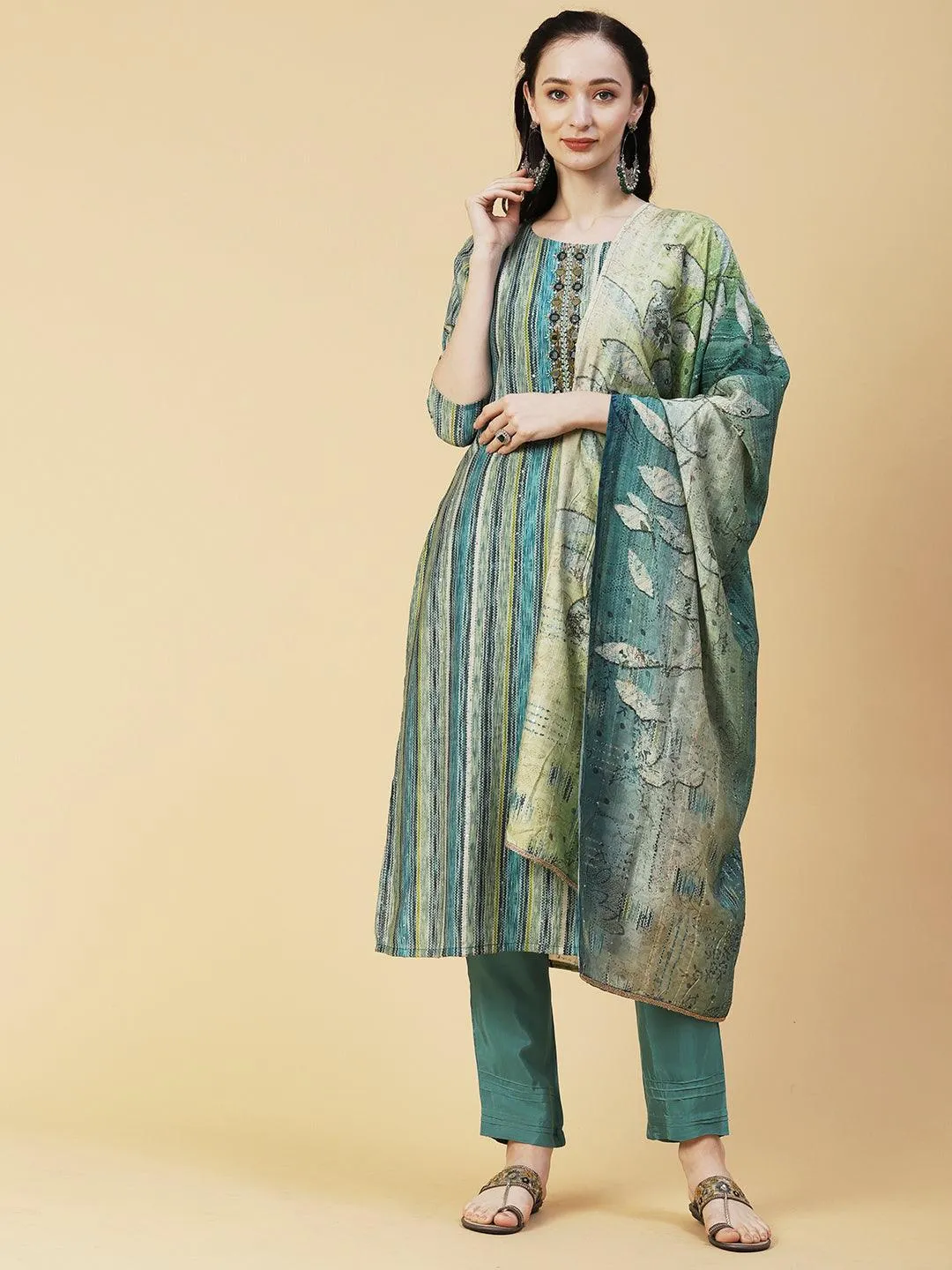 Abstract Striped Mirror Embroidered Kurta With Pants & Sequined Dupatta - Green