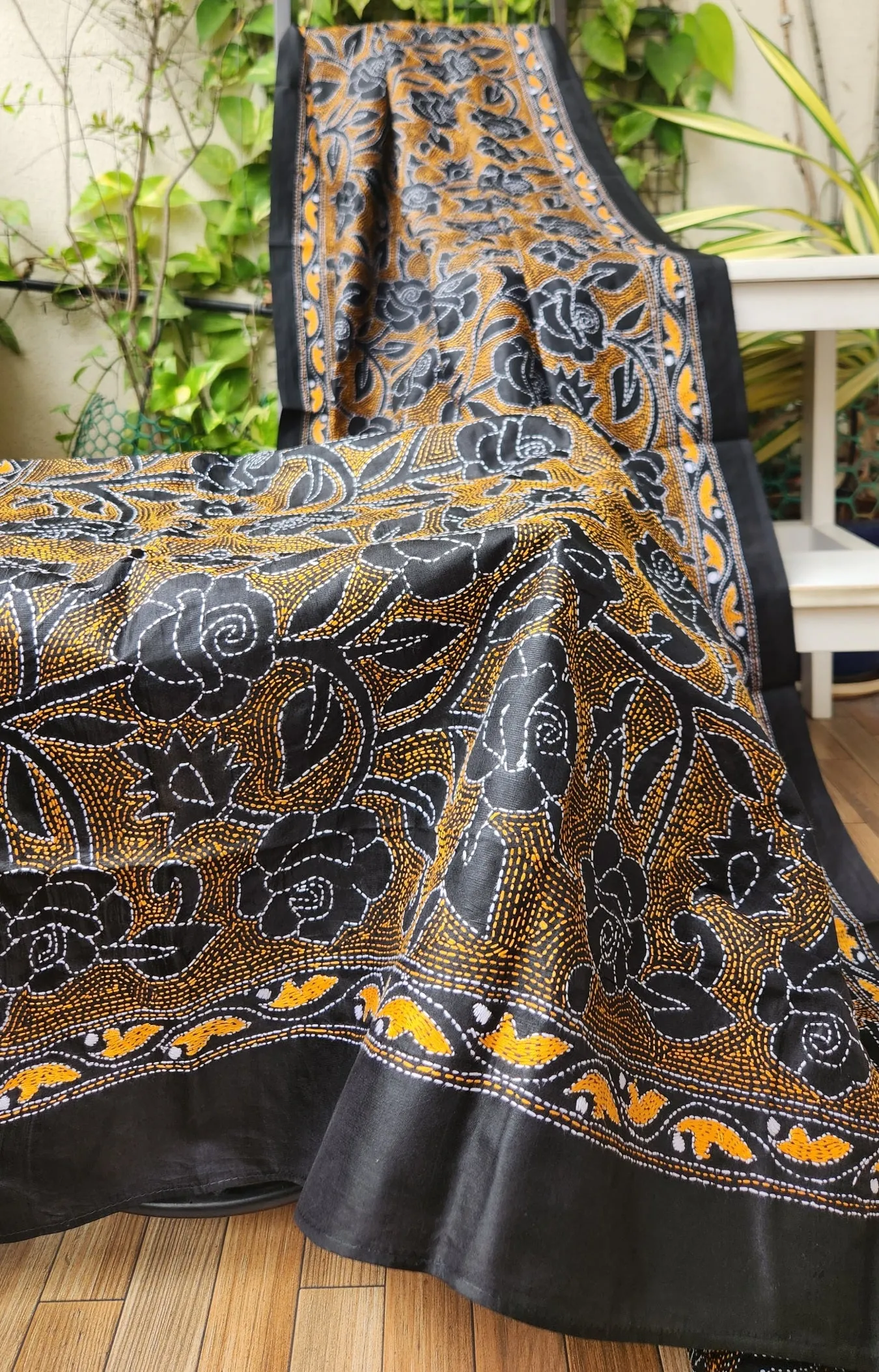 BLACK GOLD KANTHA DUPATTA