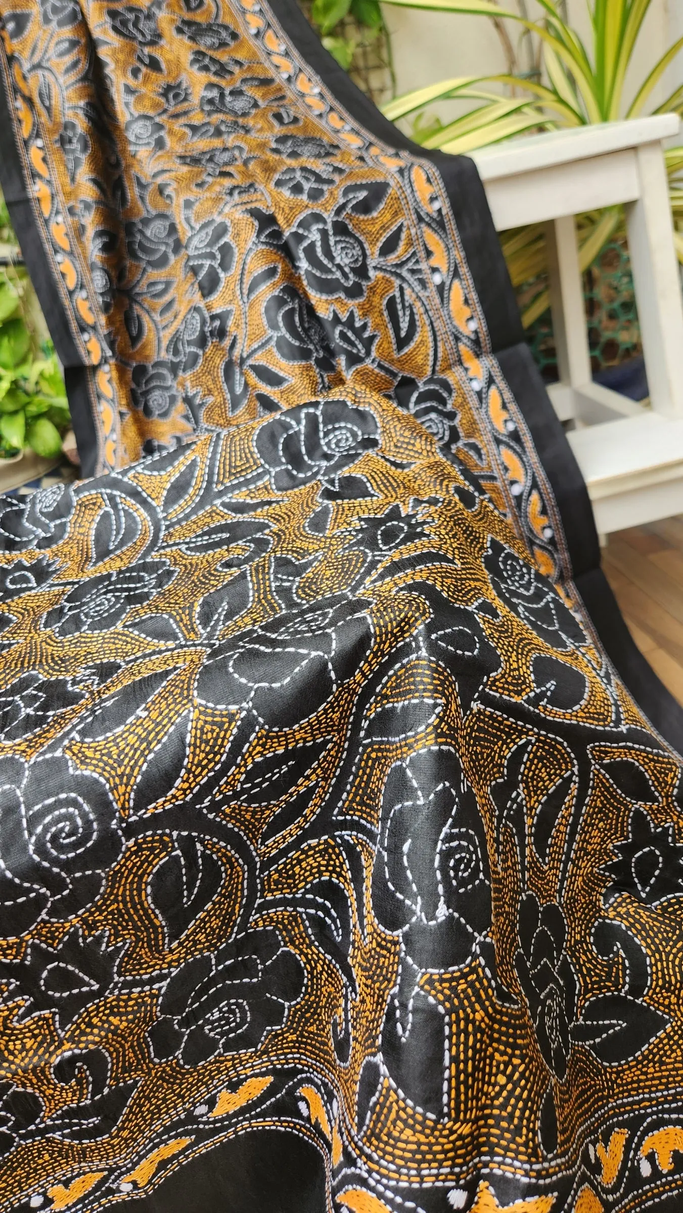 BLACK GOLD KANTHA DUPATTA