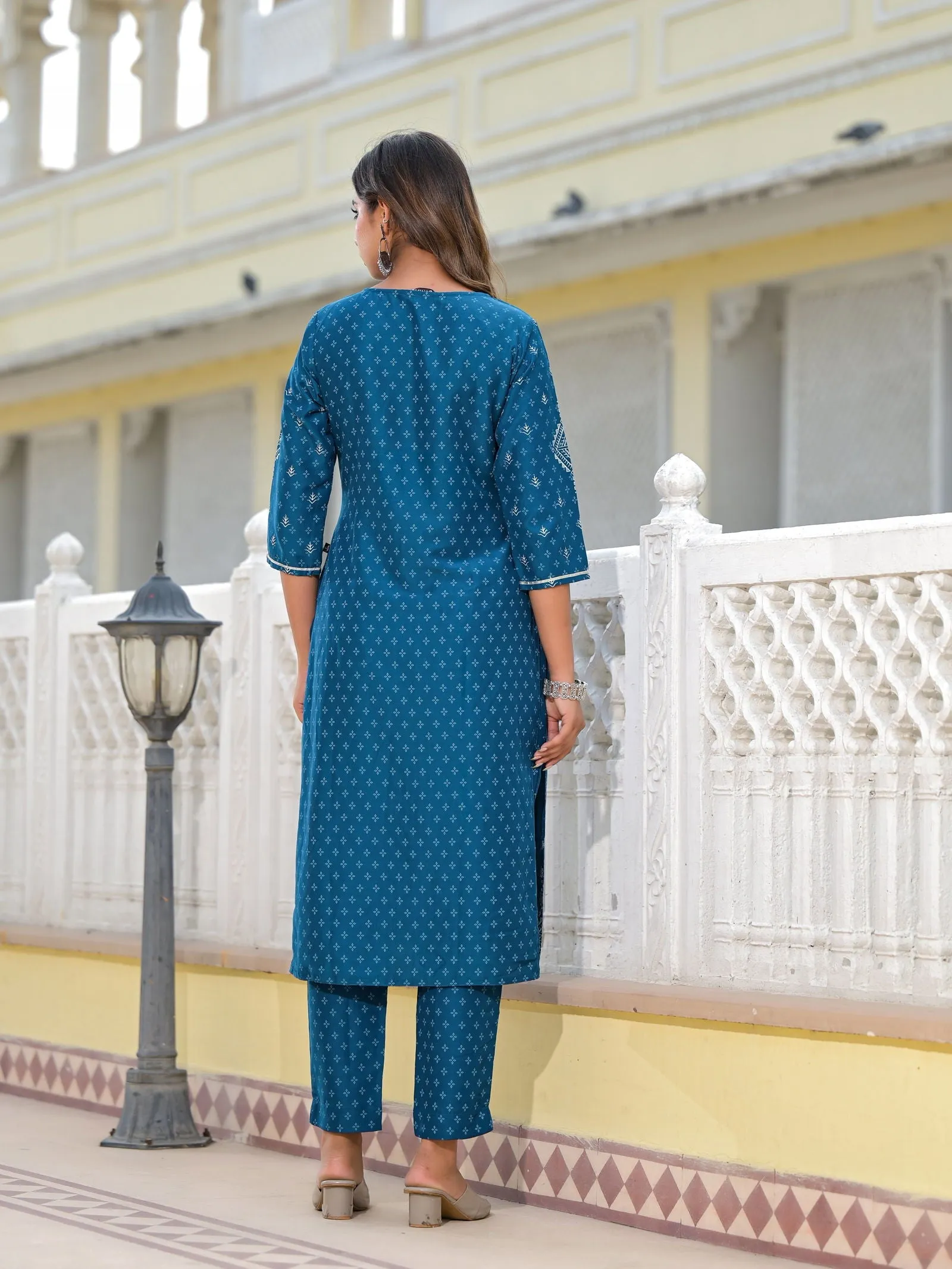 Jashvi Blue Geometric Printed Viscose Kurta, Pant And Dupatta Set With With Mirror Work