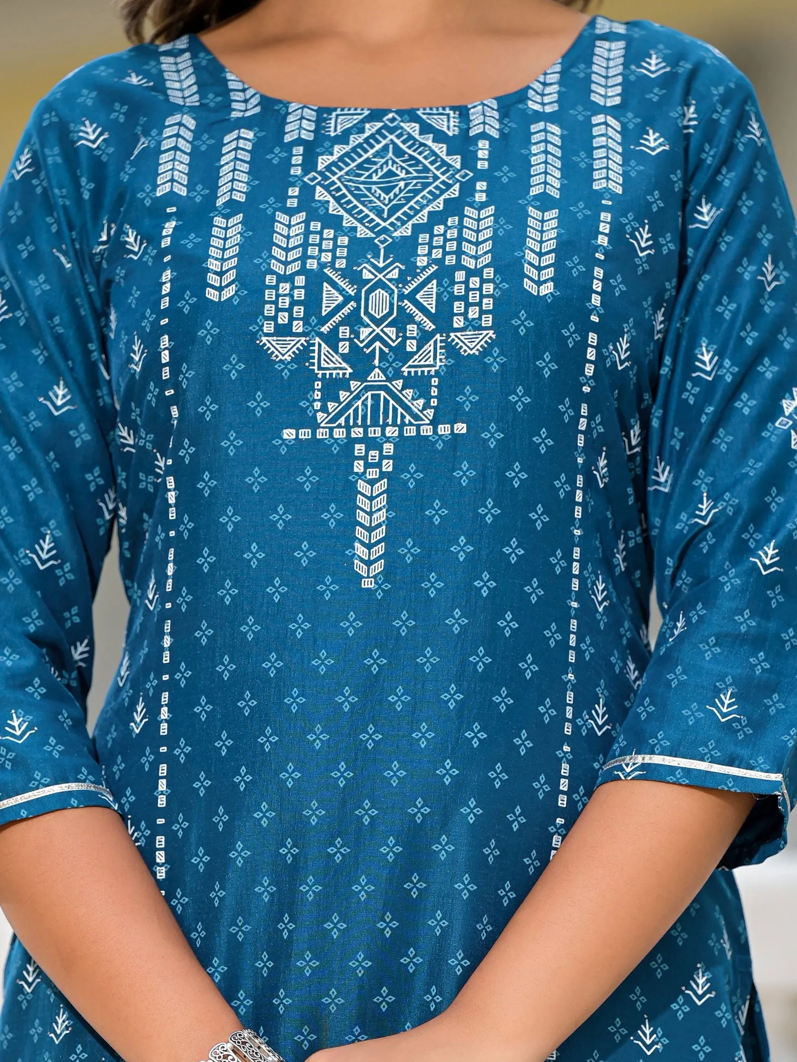 Jashvi Blue Geometric Printed Viscose Kurta, Pant And Dupatta Set With With Mirror Work