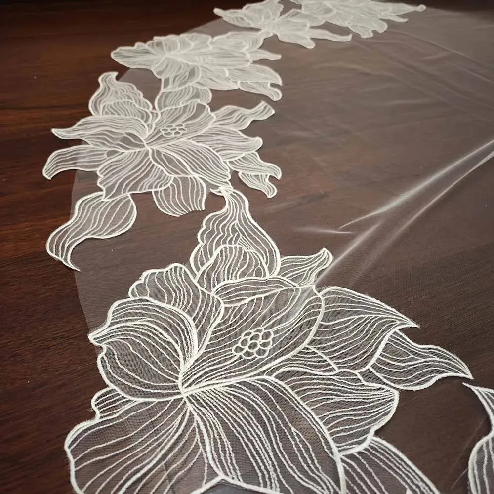 Romantic Floral Lace Wedding Veil with Comb Single Layer 3 Meters Long Bridal Accessory
