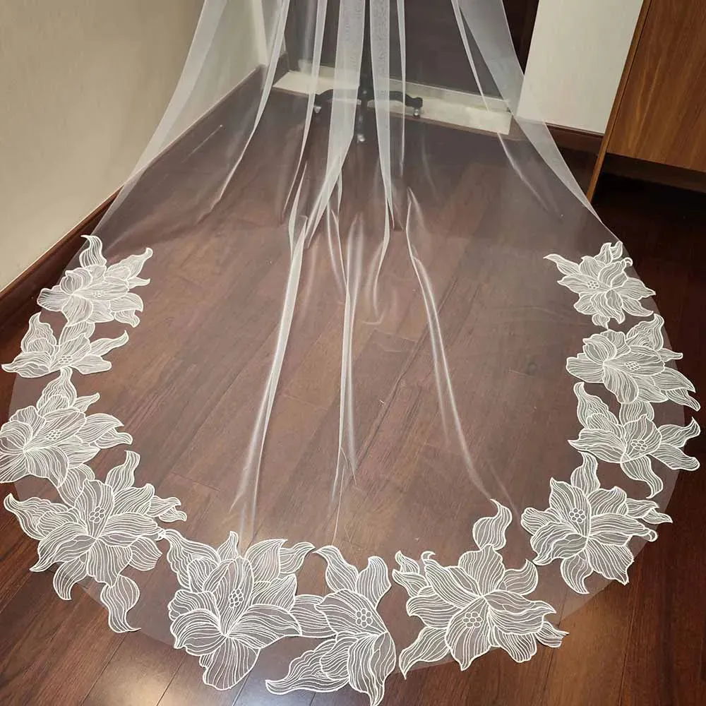 Romantic Floral Lace Wedding Veil with Comb Single Layer 3 Meters Long Bridal Accessory