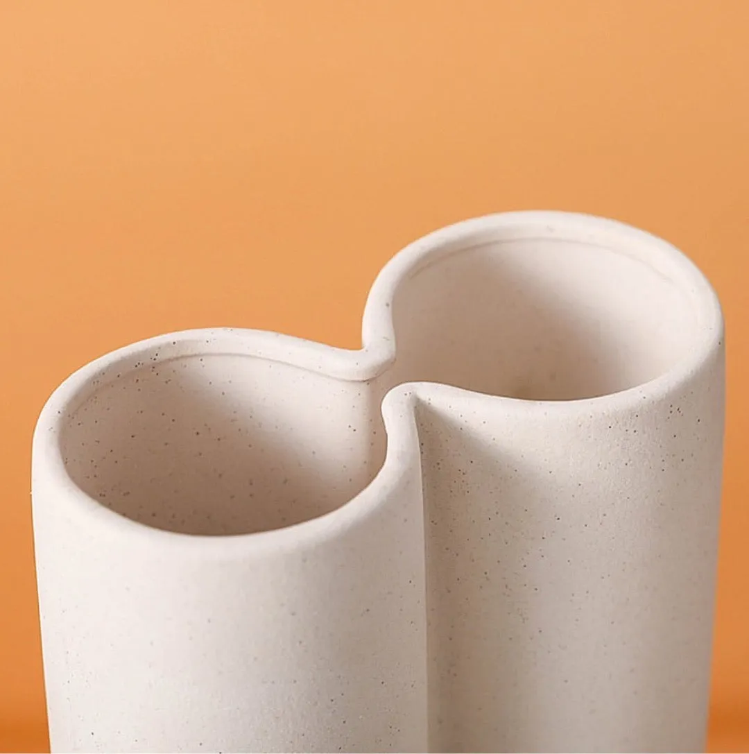 U-Shape Plain White Nordic Style Ceramics vase